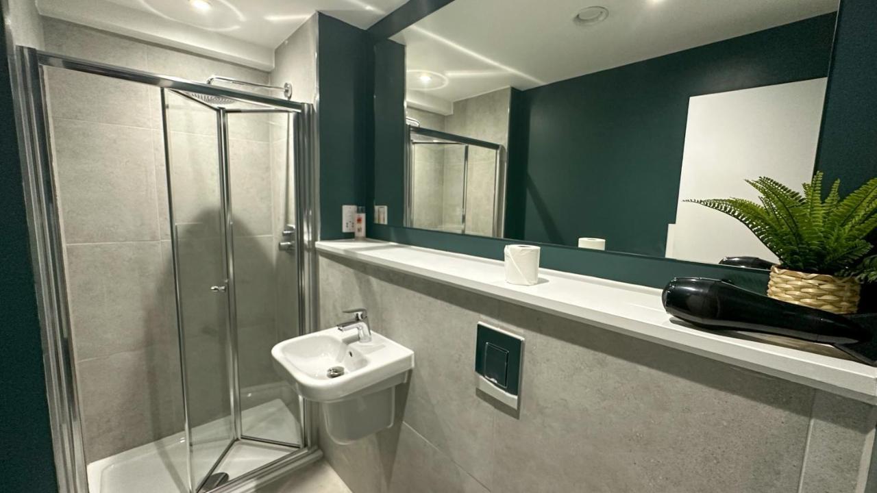 Lux Livin' Apartments - Luxury 2 Bed Apartment With Sky Garden Манчестер Екстер'єр фото