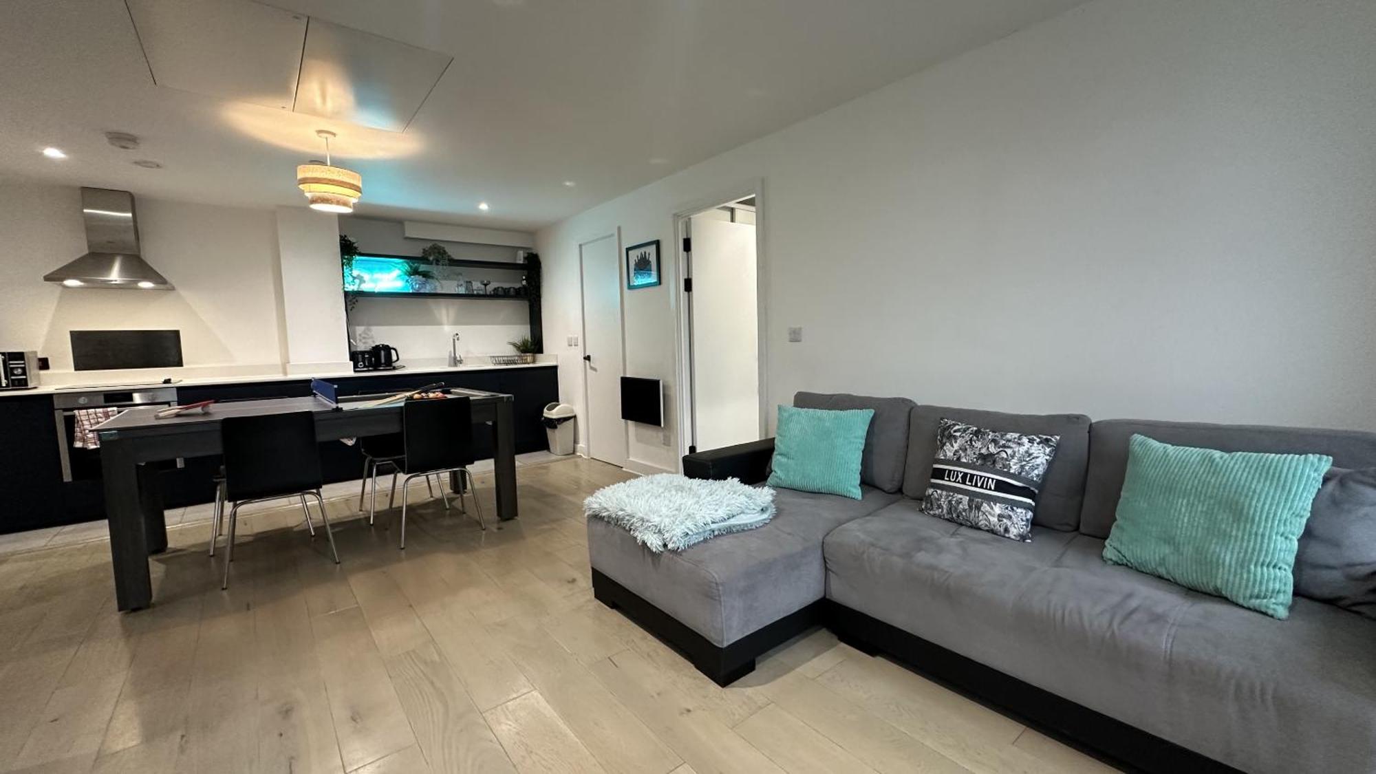Lux Livin' Apartments - Luxury 2 Bed Apartment With Sky Garden Манчестер Екстер'єр фото